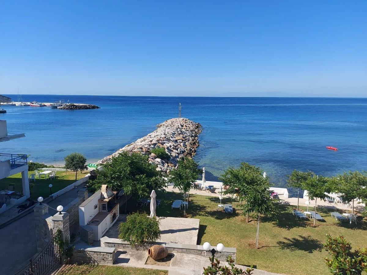 Pansion Alexandros By The Sea Aparthotel Néa Szkióni Kültér fotó